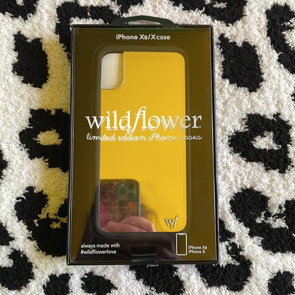 BNWT Wildflower Cases iPhone Xs/X Mirror Phone Case